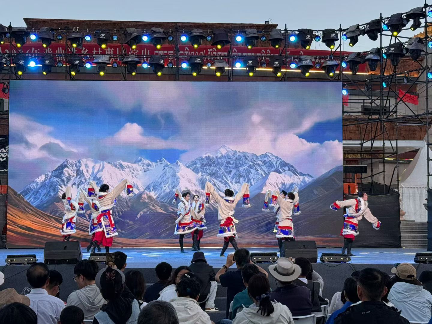 群舞《雪域汉子》剧照.jpg