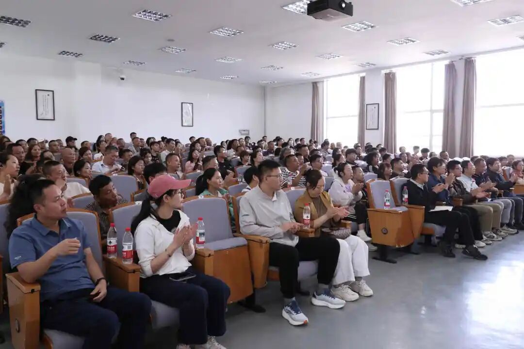 凝聚育人合力，共助学生成长——化工学院顺利召开2025级...