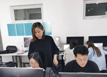 说明: H:\五一\照片\谢丽娟 美术学院1.jpg