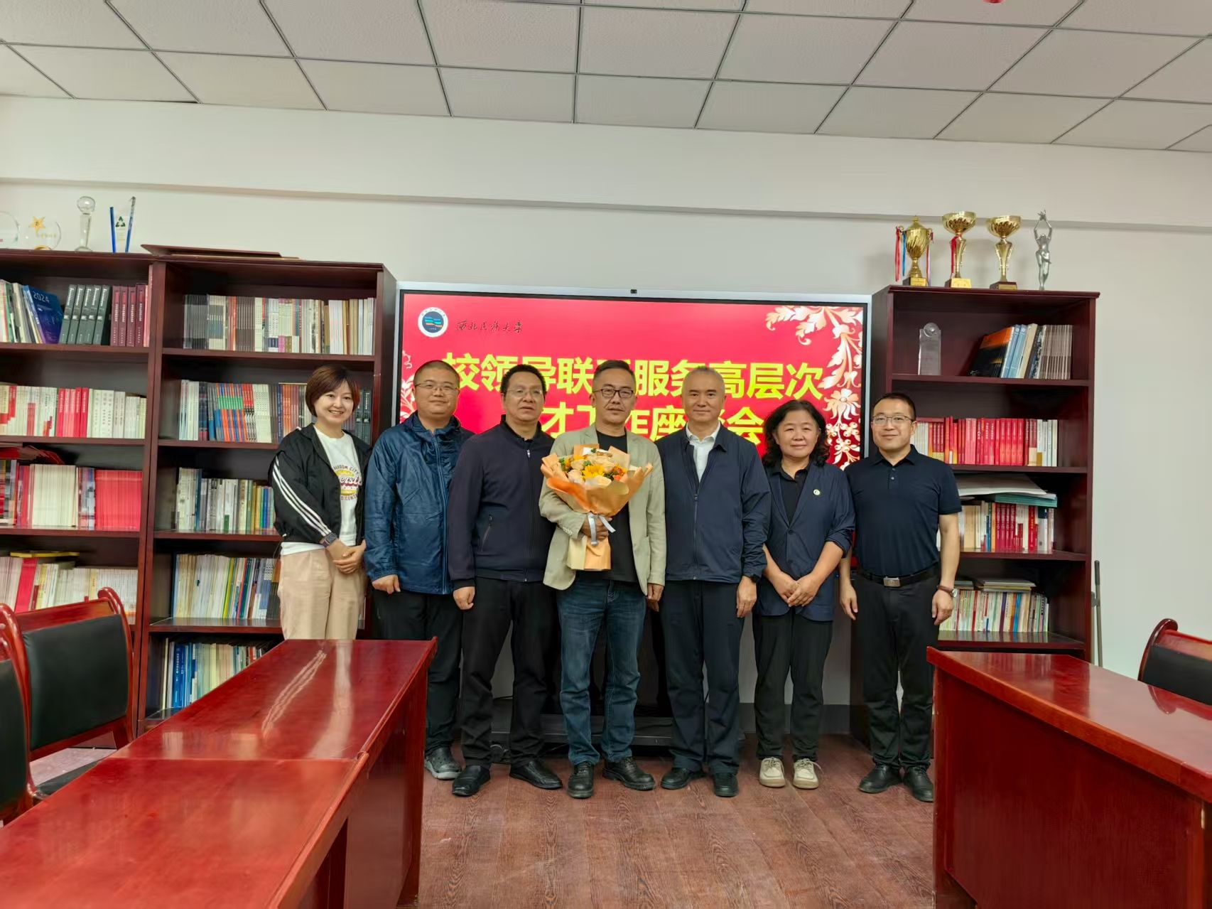 校领导教师节前夕走访慰问美术学院  高层次人才