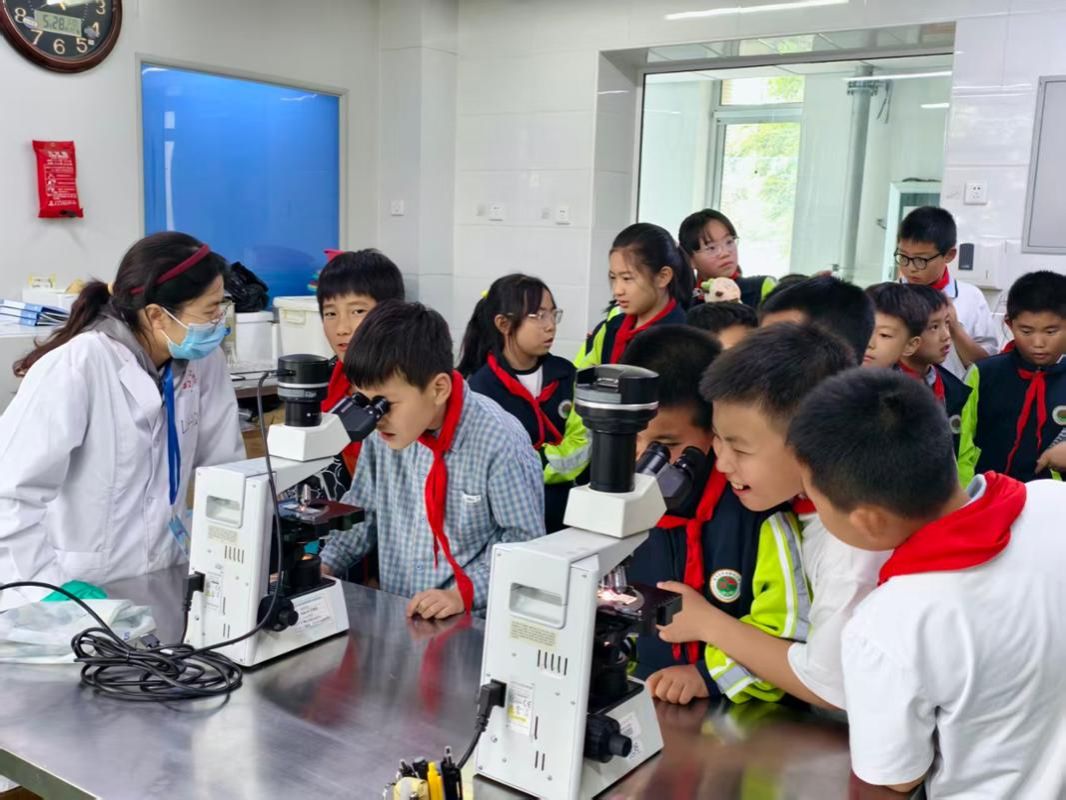 生物工程学院、生物医学研究中心科研平台成功举办2026年科技活动周系列活动