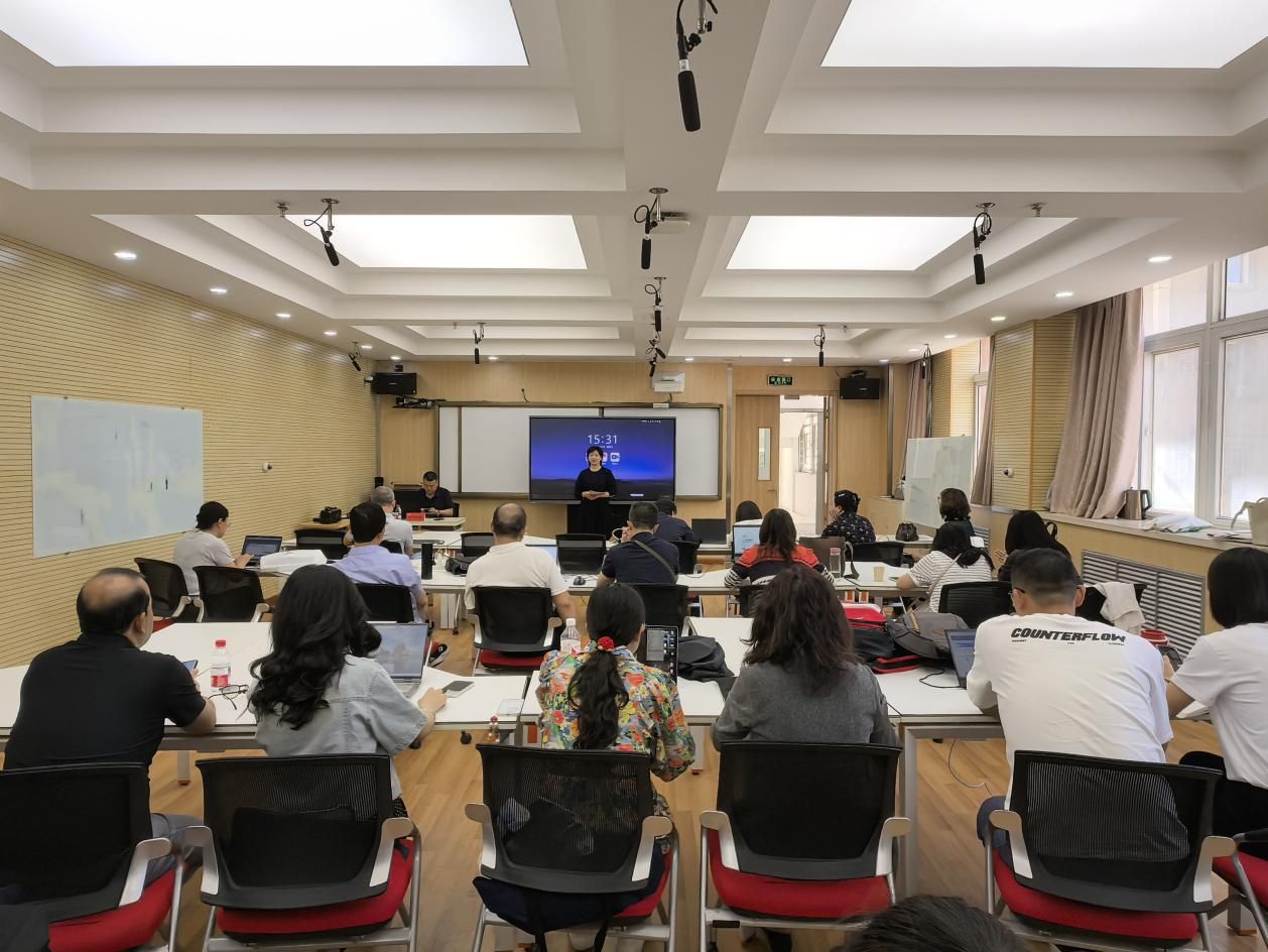 马克思主义学院举办DeepSeek+知识库深度赋能高校教师教学与智...