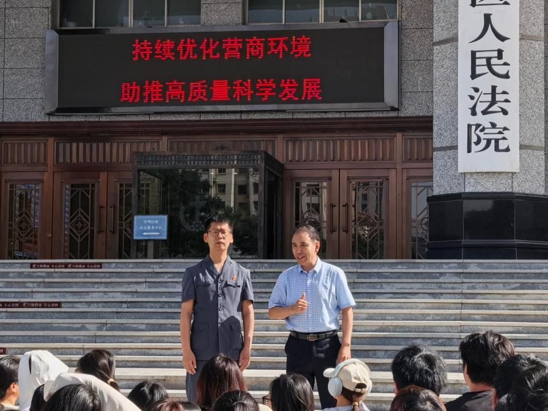 法学院师生赴兰州市城...