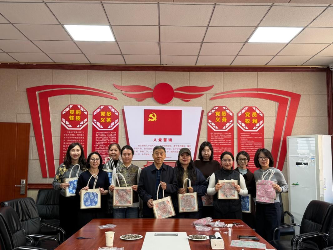 巧手传非遗 同心筑芳华——研究院举办“三八”国际劳动妇女节非遗手工DIY活动